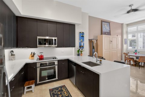 Купить кондоминиум в Корал-Гейблс, Флорида 1 спальня, 81.94м2, № 2047736 - фото 16