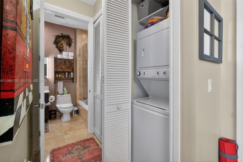 Купить кондоминиум в Корал-Гейблс, Флорида 1 спальня, 81.94м2, № 2047736 - фото 18