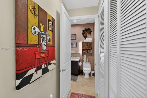 Купить кондоминиум в Корал-Гейблс, Флорида 1 спальня, 81.94м2, № 2047736 - фото 13