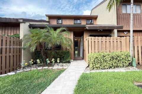 Adosado en Davie, Florida 2 dormitorios, 123.19 m2 № 2077826