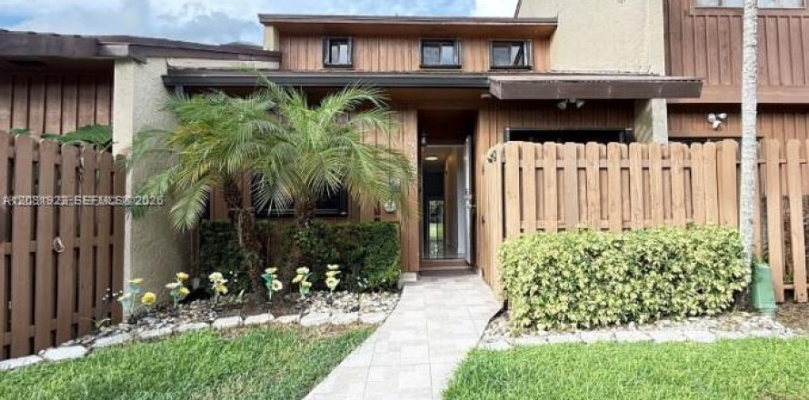 Adosado en Davie, Florida 2 dormitorios, 123.19 m2 № 2077826