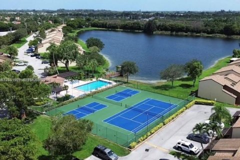 Adosado en venta en Davie, Florida, 2 dormitorios, 123.19 m2 № 2077826 - foto 5