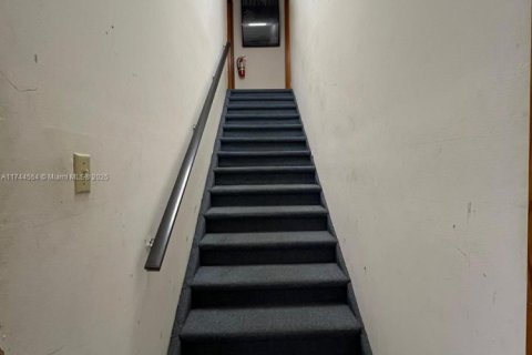 Commercial property in Hialeah, Florida № 1959071 - photo 7