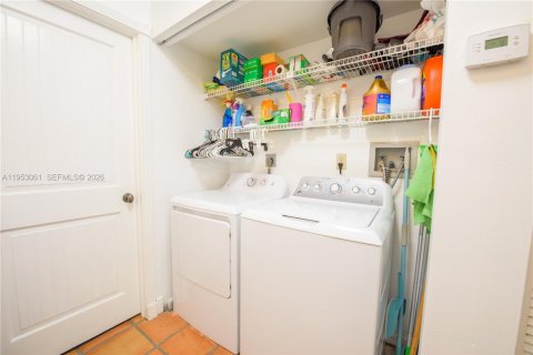 Condominio en venta en Miami, Florida, 2 dormitorios, 132.85 m2 № 2007960 - foto 11