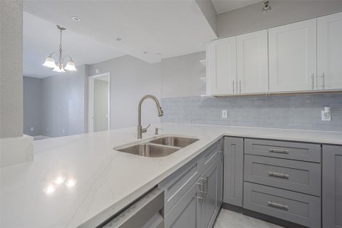 Copropriété à louer à Clearwater, Floride: 2 chambres, 99.87 m2 № 1849641 - photo 10
