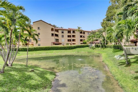 Condo in Miami, Florida, 2 bedrooms  № 1952547 - photo 22