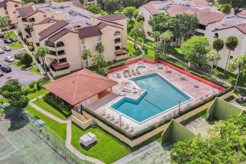 Condo in Miami, Florida, 2 bedrooms  № 1952547 - photo 19