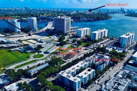 Copropriété à vendre à North Bay Village, Floride: 1 chambre, 57.6 m2 № 1944307 - photo 8