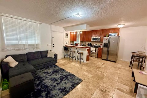 Copropriété à vendre à North Bay Village, Floride: 1 chambre, 57.6 m2 № 1944307 - photo 2