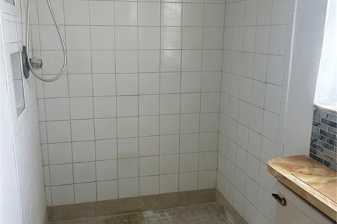 House in Hudson, Florida 2 bedrooms, 122.45 sq.m. № 1902606 - photo 14