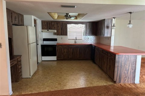 House in Hudson, Florida 2 bedrooms, 122.45 sq.m. № 1902606 - photo 5