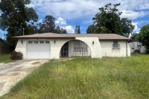 House in Hudson, Florida 2 bedrooms, 122.45 sq.m. № 1902606 - photo 1