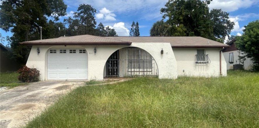 House in Hudson, Florida 2 bedrooms, 122.45 sq.m. № 1902606