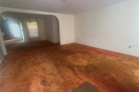 House in Hudson, Florida 2 bedrooms, 122.45 sq.m. № 1902606 - photo 2