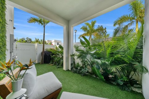 Townhouse in Fort Lauderdale, Florida 3 bedrooms, 176.51 sq.m. № 1886576 - photo 19