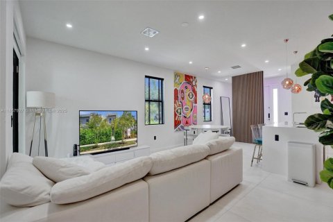 Townhouse in Fort Lauderdale, Florida 3 bedrooms, 176.51 sq.m. № 1886576 - photo 18