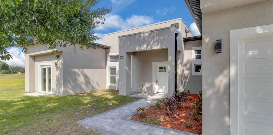House in Sebring, Florida 4 bedrooms, 207.92 sq.m. № 1780360