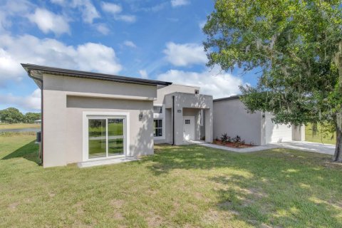 House in Sebring, Florida 4 bedrooms, 207.92 sq.m. № 1780360 - photo 2