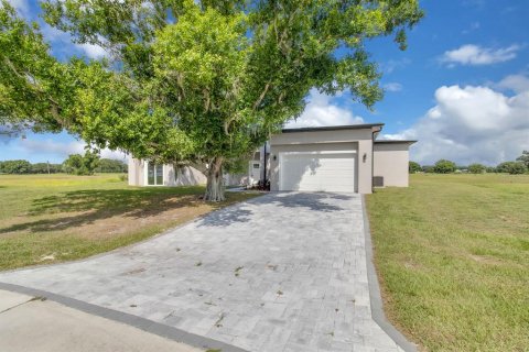 House in Sebring, Florida 4 bedrooms, 207.92 sq.m. № 1780360 - photo 26