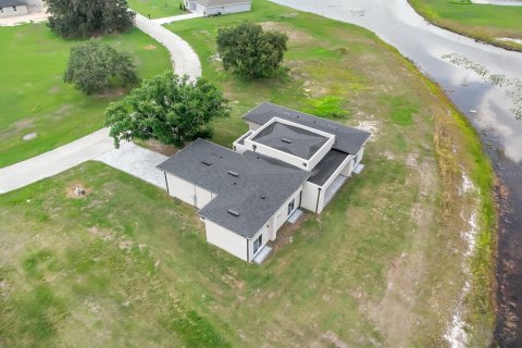 House in Sebring, Florida 4 bedrooms, 207.92 sq.m. № 1780360 - photo 22