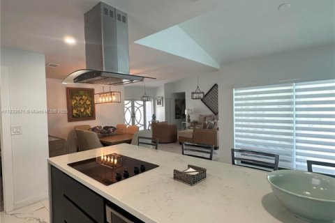 Condominio en venta en North Miami Beach, Florida, 1 dormitorio, 87.05 m2 № 1814488 - foto 13