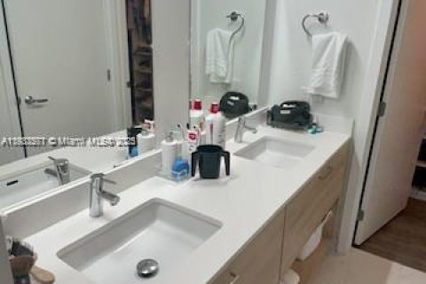 Condominio en venta en North Miami Beach, Florida, 1 dormitorio, 87.05 m2 № 1814488 - foto 9