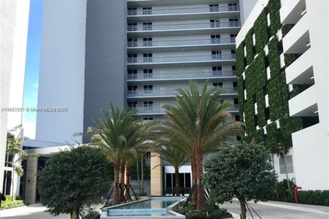 Condominio en venta en North Miami Beach, Florida, 1 dormitorio, 87.05 m2 № 1814488 - foto 2