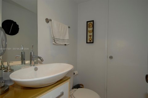 Copropriété à louer à Miami, Floride: 1 chambre, 71.35 m2 № 2154872 - photo 13