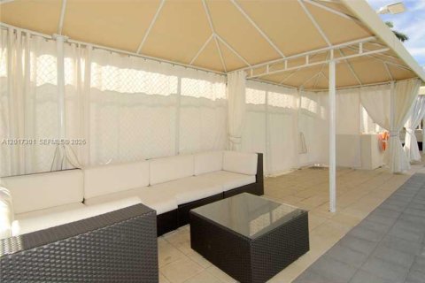 Copropriété à louer à Miami, Floride: 1 chambre, 71.35 m2 № 2154872 - photo 27