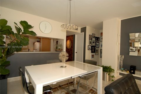 Copropriété à louer à Miami, Floride: 1 chambre, 71.35 m2 № 2154872 - photo 12