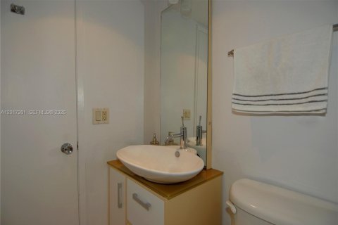 Copropriété à louer à Miami, Floride: 1 chambre, 71.35 m2 № 2154872 - photo 14