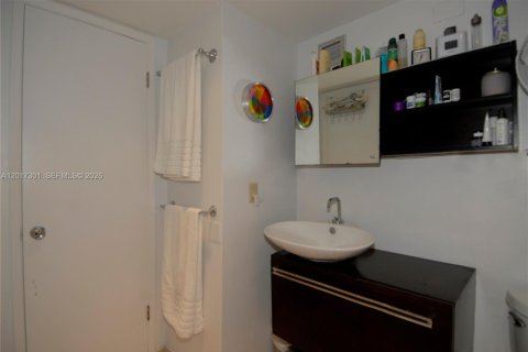 Copropriété à louer à Miami, Floride: 1 chambre, 71.35 m2 № 2154872 - photo 18