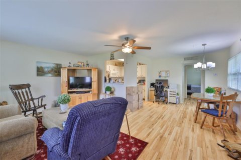 Condo in Sun City Center, Florida, 1 bedroom  № 1778530 - photo 6
