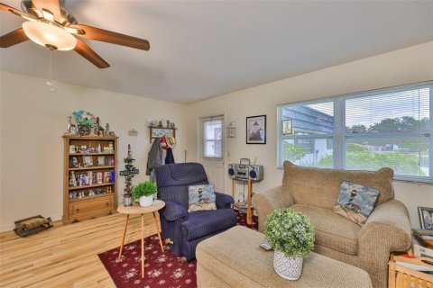 Condo in Sun City Center, Florida, 1 bedroom  № 1778530 - photo 10