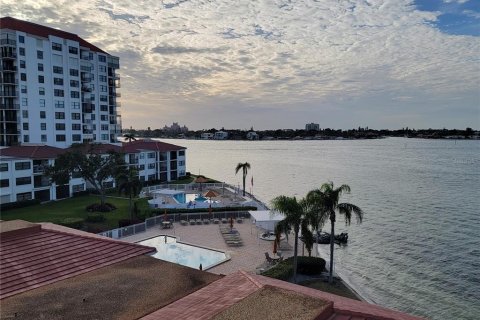 Copropriété à louer à Saint Petersburg, Floride: 2 chambres, 95.69 m2 № 2411479 - photo 3