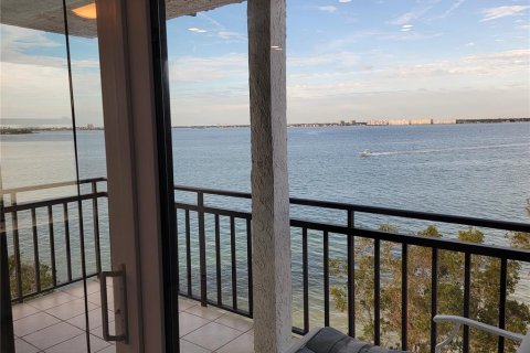 Copropriété à louer à Saint Petersburg, Floride: 2 chambres, 95.69 m2 № 2411479 - photo 2