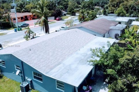 Commercial property in Miami, Florida 178.37 sq.m. № 2090010 - photo 7