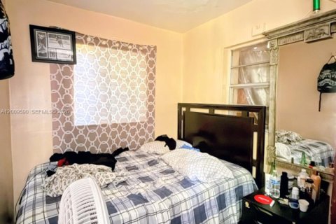 Commercial property in Miami, Florida 178.37 sq.m. № 2090010 - photo 13