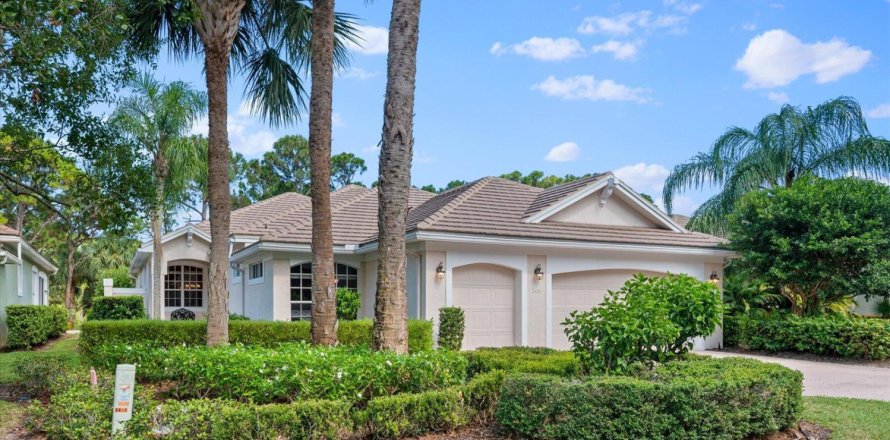 Villa ou maison à Stuart, Floride 3 chambres, 197.97 m2 № 2146046