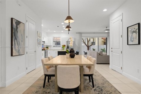 Adosado en alquiler en Pembroke Pines, Florida, 4 dormitorios, 154.22 m2 № 2049683 - foto 8