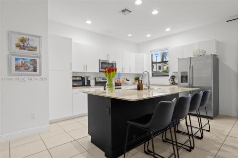 Adosado en alquiler en Pembroke Pines, Florida, 4 dormitorios, 154.22 m2 № 2049683 - foto 9