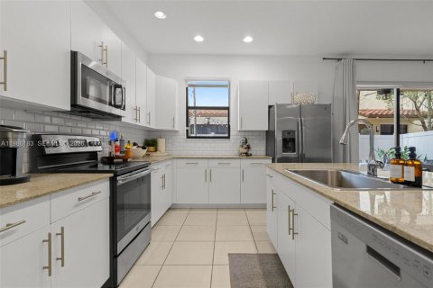 Adosado en alquiler en Pembroke Pines, Florida, 4 dormitorios, 154.22 m2 № 2049683 - foto 13