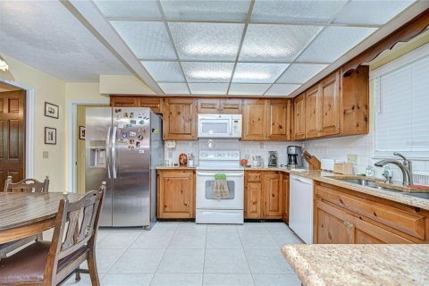Casa en venta en Brandon, Florida, 4 dormitorios, 214.23 m2 № 1899199 - foto 15