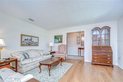 Casa en venta en Brandon, Florida, 4 dormitorios, 214.23 m2 № 1899199 - foto 10