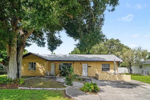 House in Bradenton, Florida 3 bedrooms, 205.41 sq.m. № 2403665