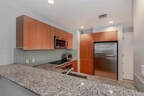 Condo in Miami, Florida  № 2053036 - photo 11