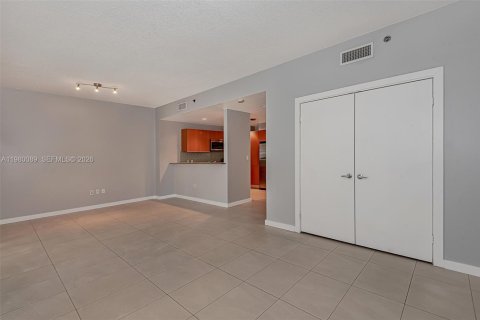 Condo in Miami, Florida  № 2053036 - photo 5