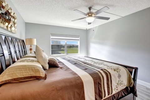 Copropriété à vendre à Pembroke Pines, Floride: 2 chambres, 140 m2 № 1668070 - photo 23