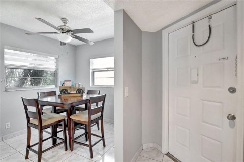 Copropriété à vendre à Pembroke Pines, Floride: 2 chambres, 140 m2 № 1668070 - photo 9