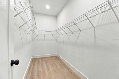 House in Tampa, Florida 3 bedrooms, 130.62 sq.m. № 2431813 - photo 13